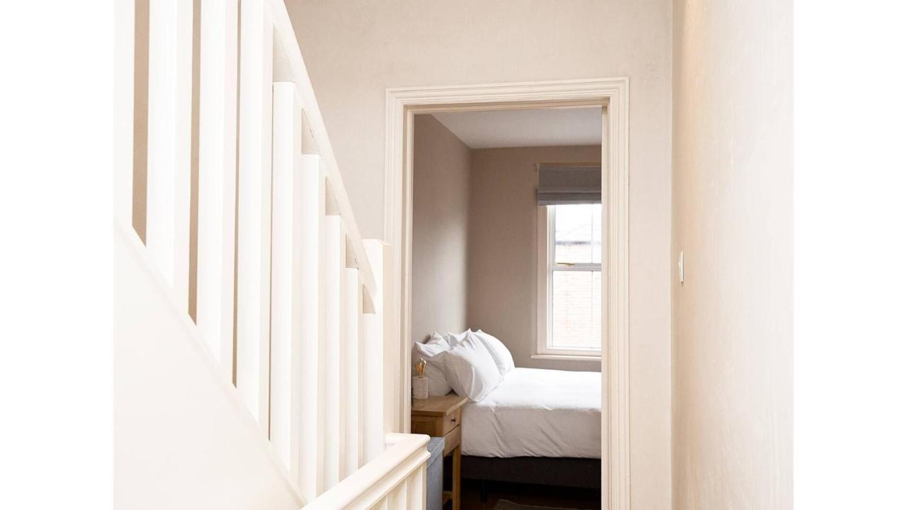 Pass The Keys Stunning, Brand New 3Br Home - Central Oxford Buitenkant foto