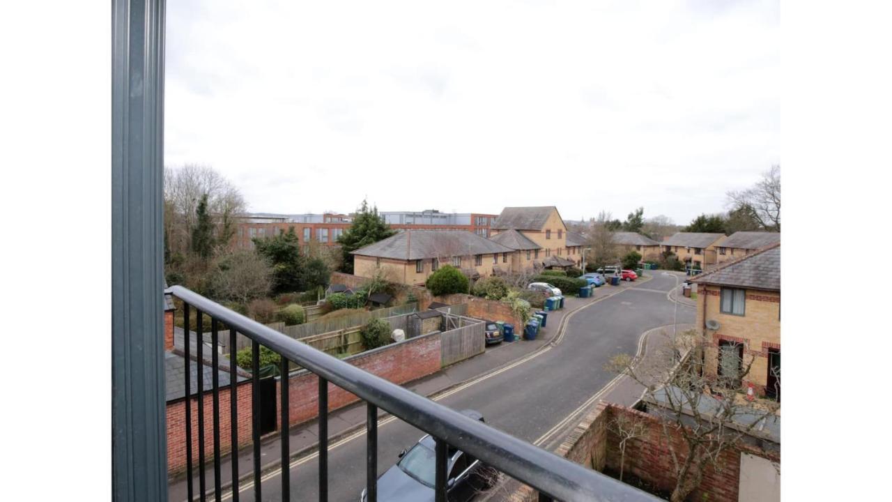 Pass The Keys Stunning, Brand New 3Br Home - Central Oxford Buitenkant foto